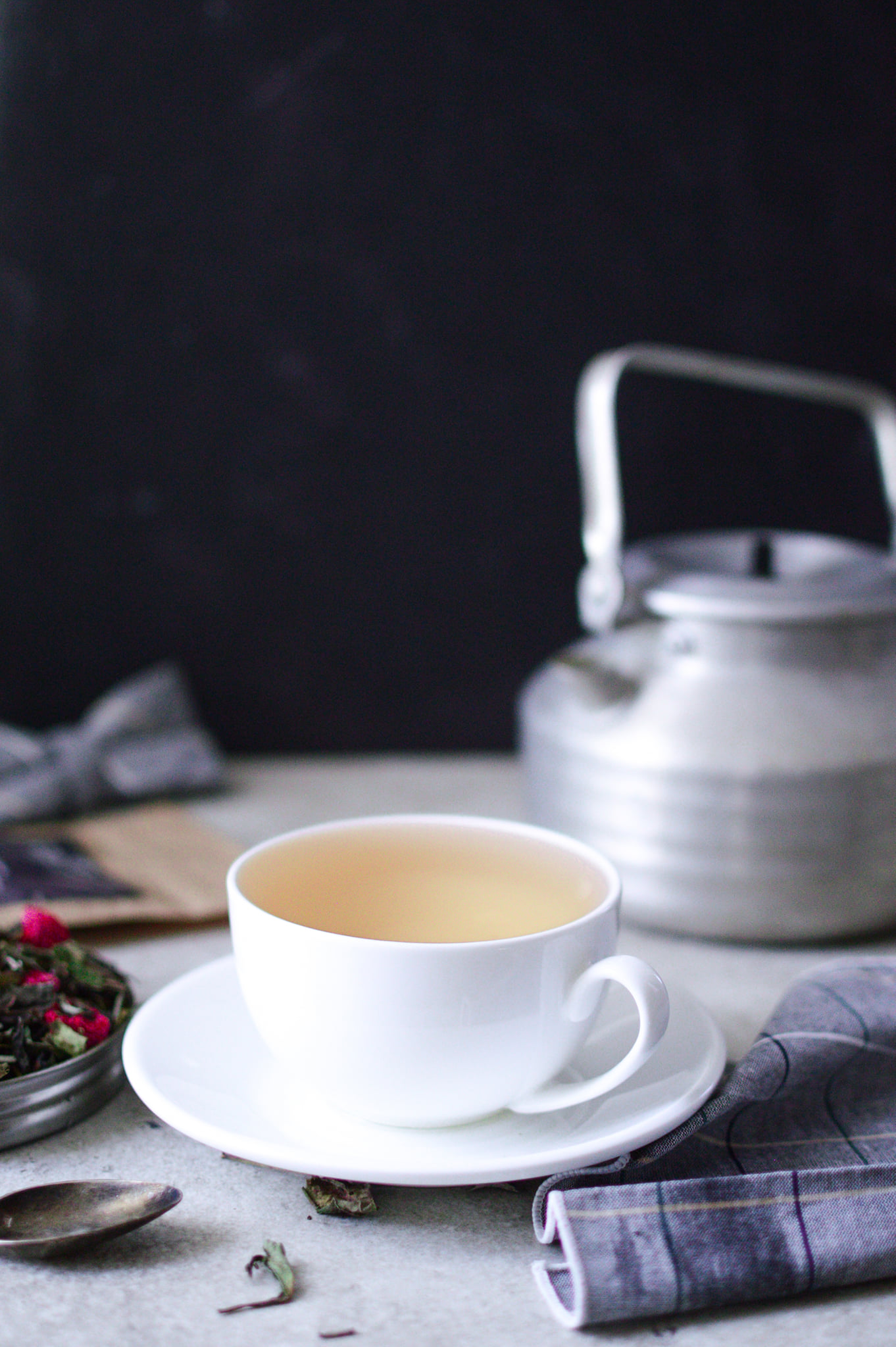 lew salonowy biała herbata z dodatkami herbata malinowa warsztat herbaty herbata łagodzi obyczaje najlepsza herbata
